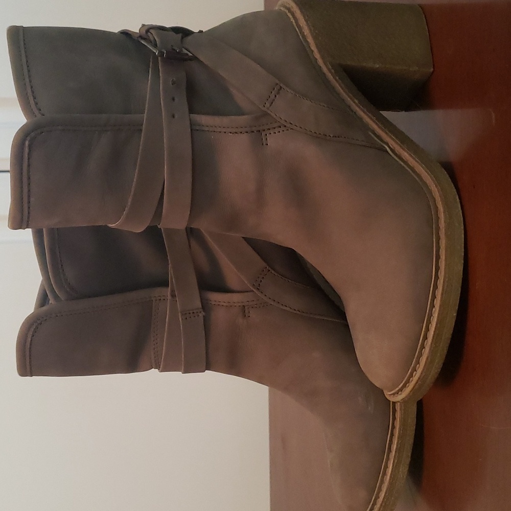 Italian Leather Women's Boots Bought in Italy!